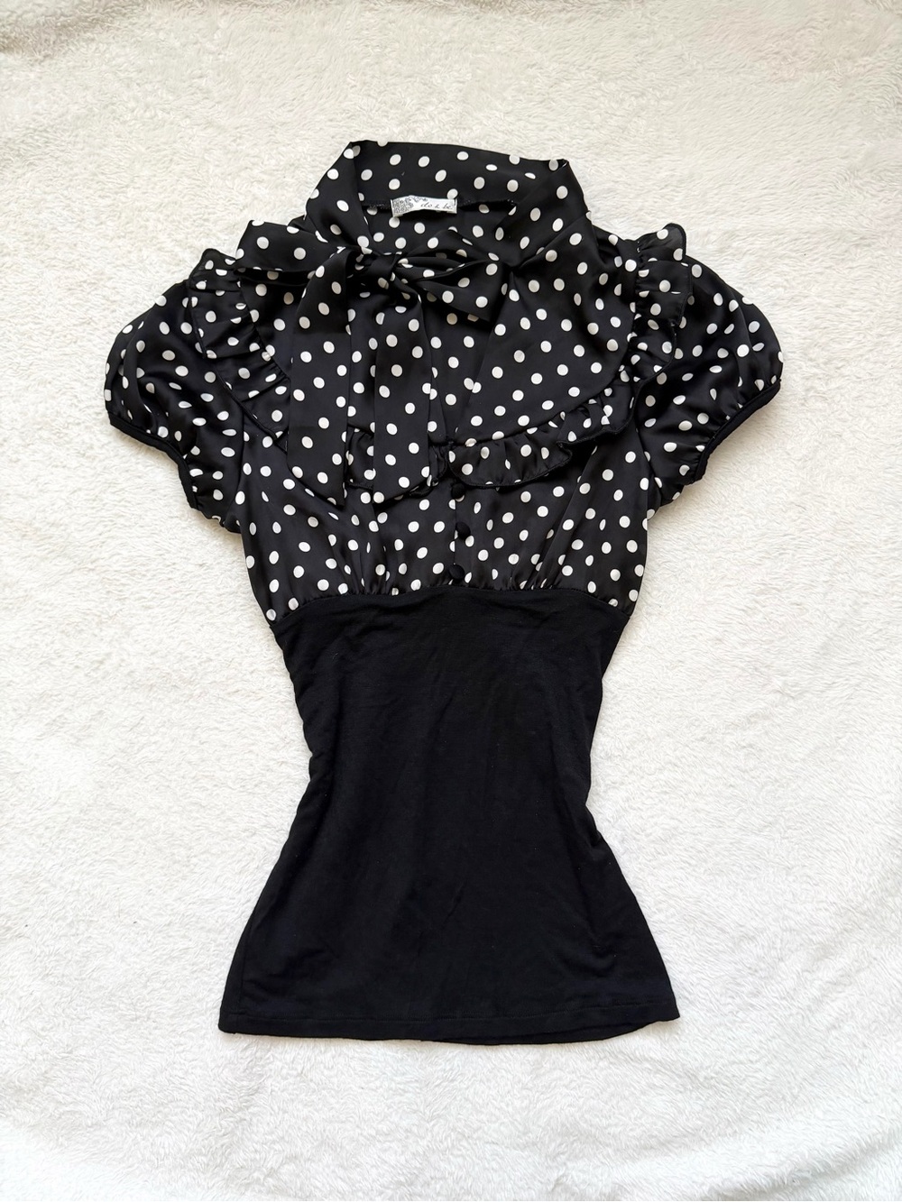 Gorgeous Vintage 90s Do & Be polka dot ruffled button blouse